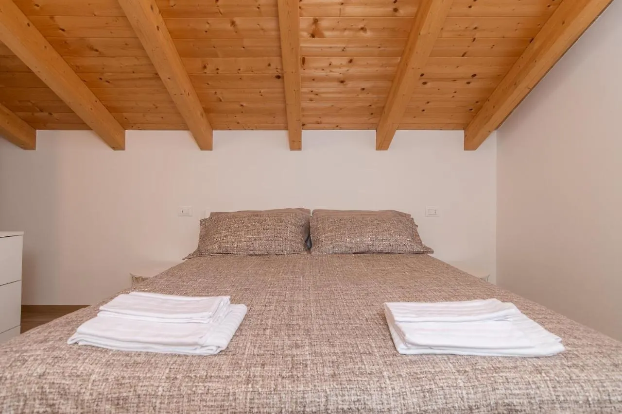 Casa Zoe Villa Colico Italy